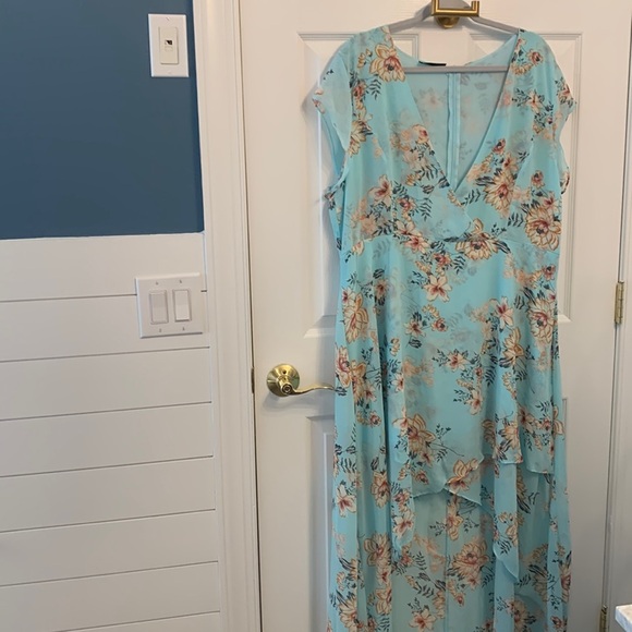 BloomChic Dresses & Skirts - Bloom Chic high low floral maxi dress size 18 (2XL)